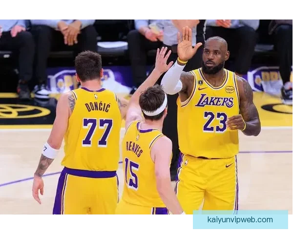 湖人今夏面临抉择老詹孤军奋战能否获五年顶薪